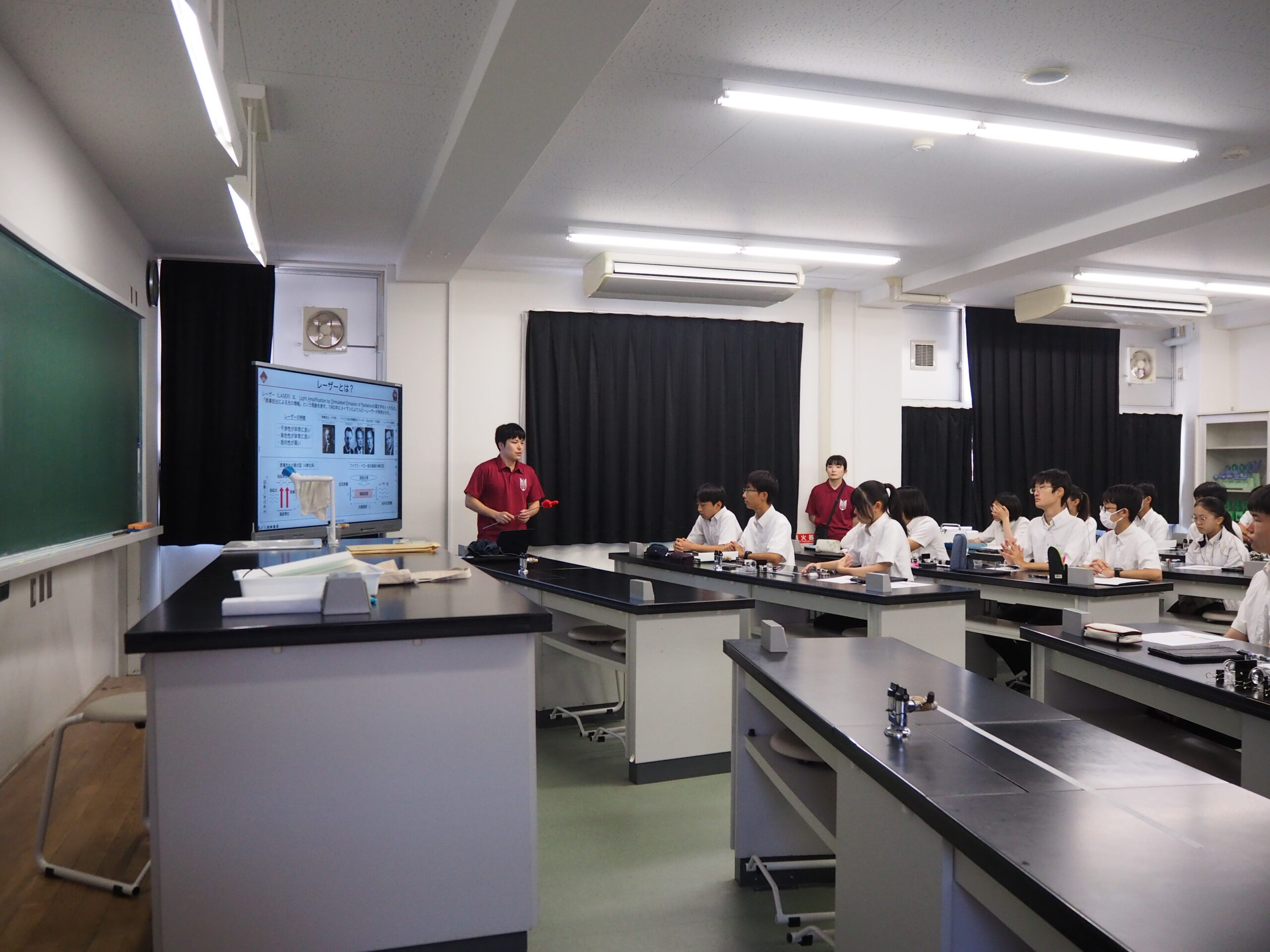 中学生が大学の実験に挑戦！先取実験教室