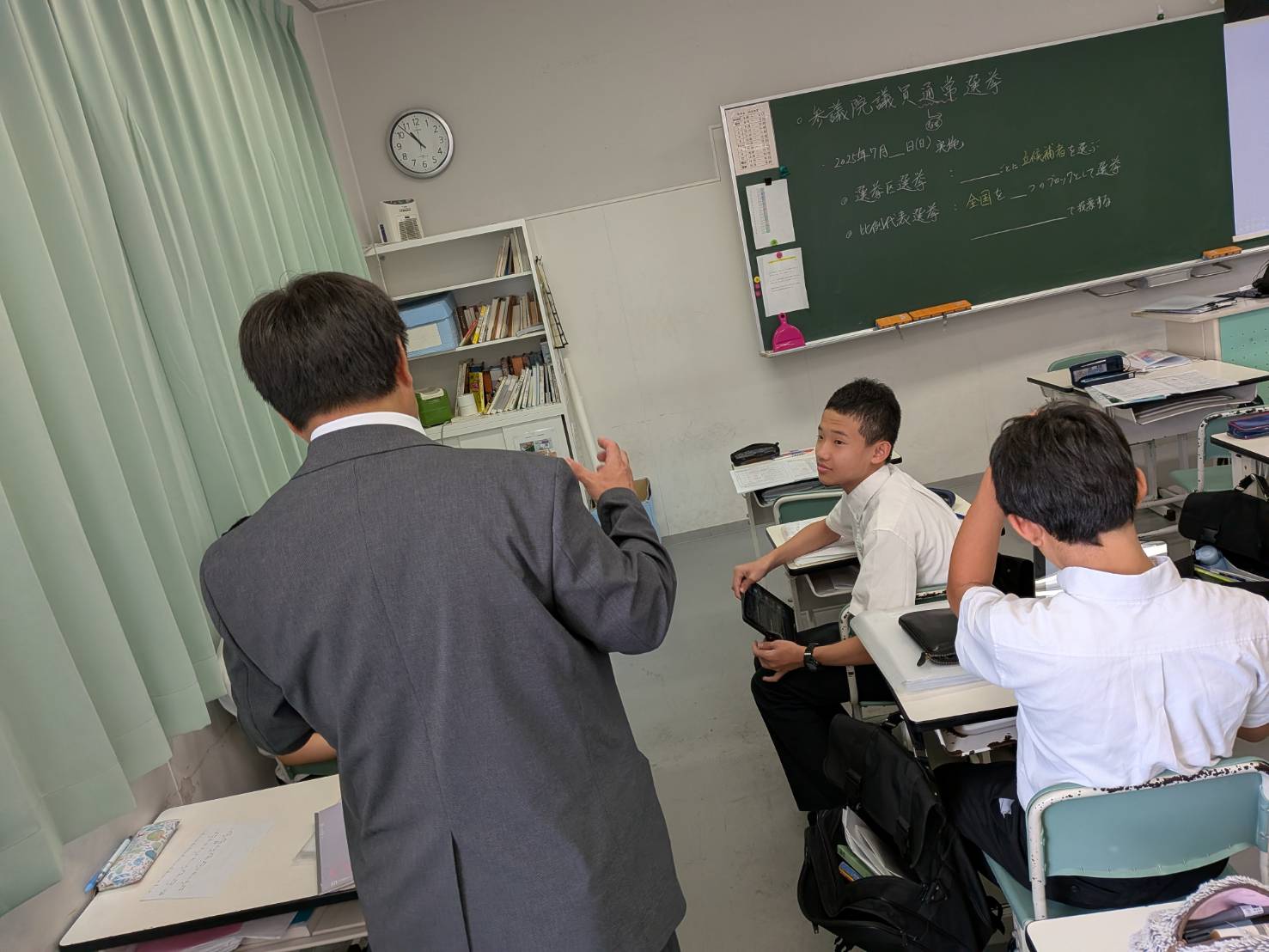 中 3 公民科 コラボレーション授業「早稲田佐賀 × 早稲田実業」第一弾 ～参議院議員通常選挙を深掘り～