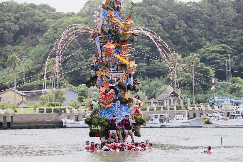「小友祇園祭」に参加した本校生徒が佐賀新聞に掲載されました！