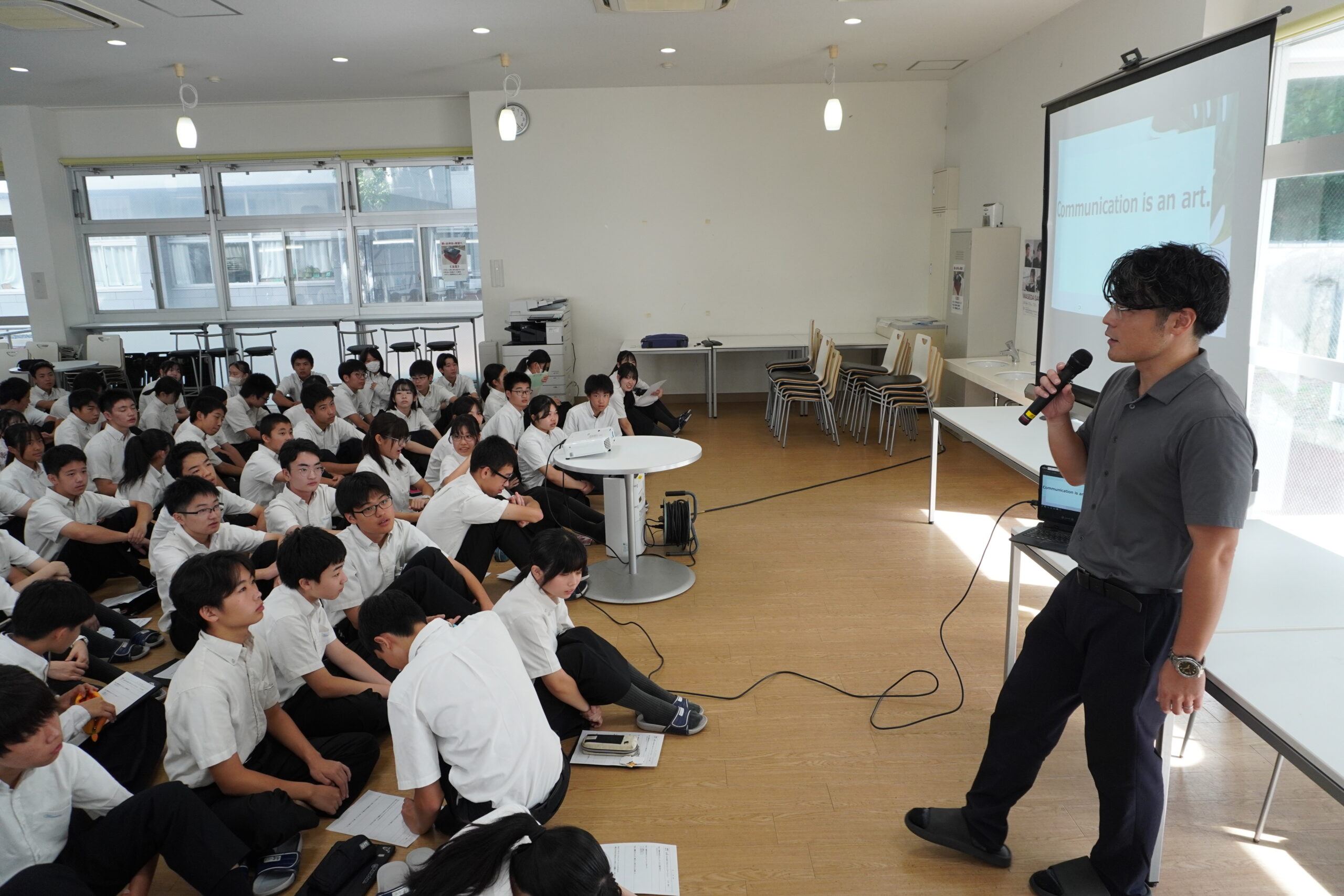 中学生の学年集会が開かれました
