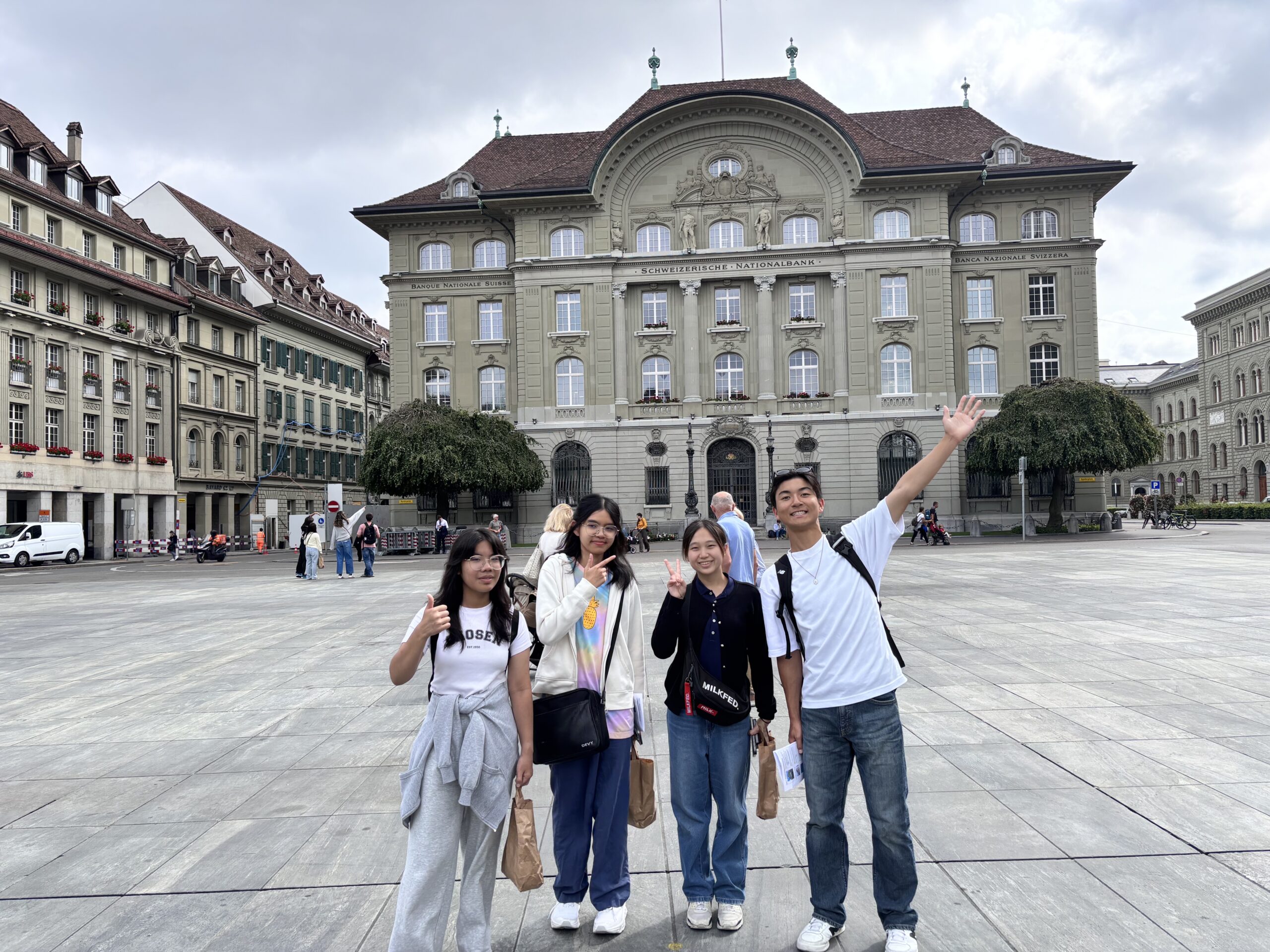 本校生徒が、スイス公文学園高等部（KLAS）の交流企画に参加しました