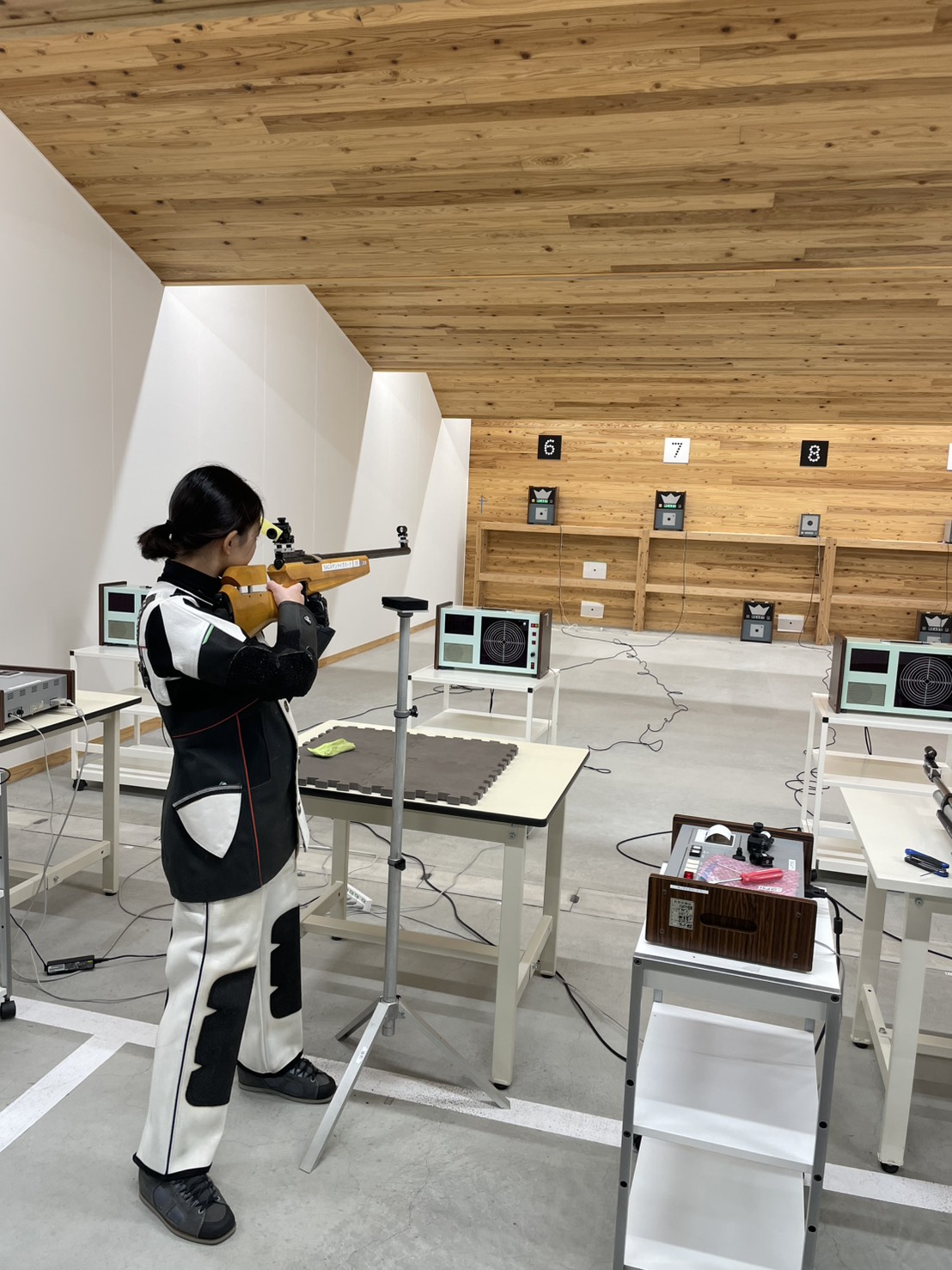 ビームライフルの世界に挑戦！本校生徒が練習体験を行いました