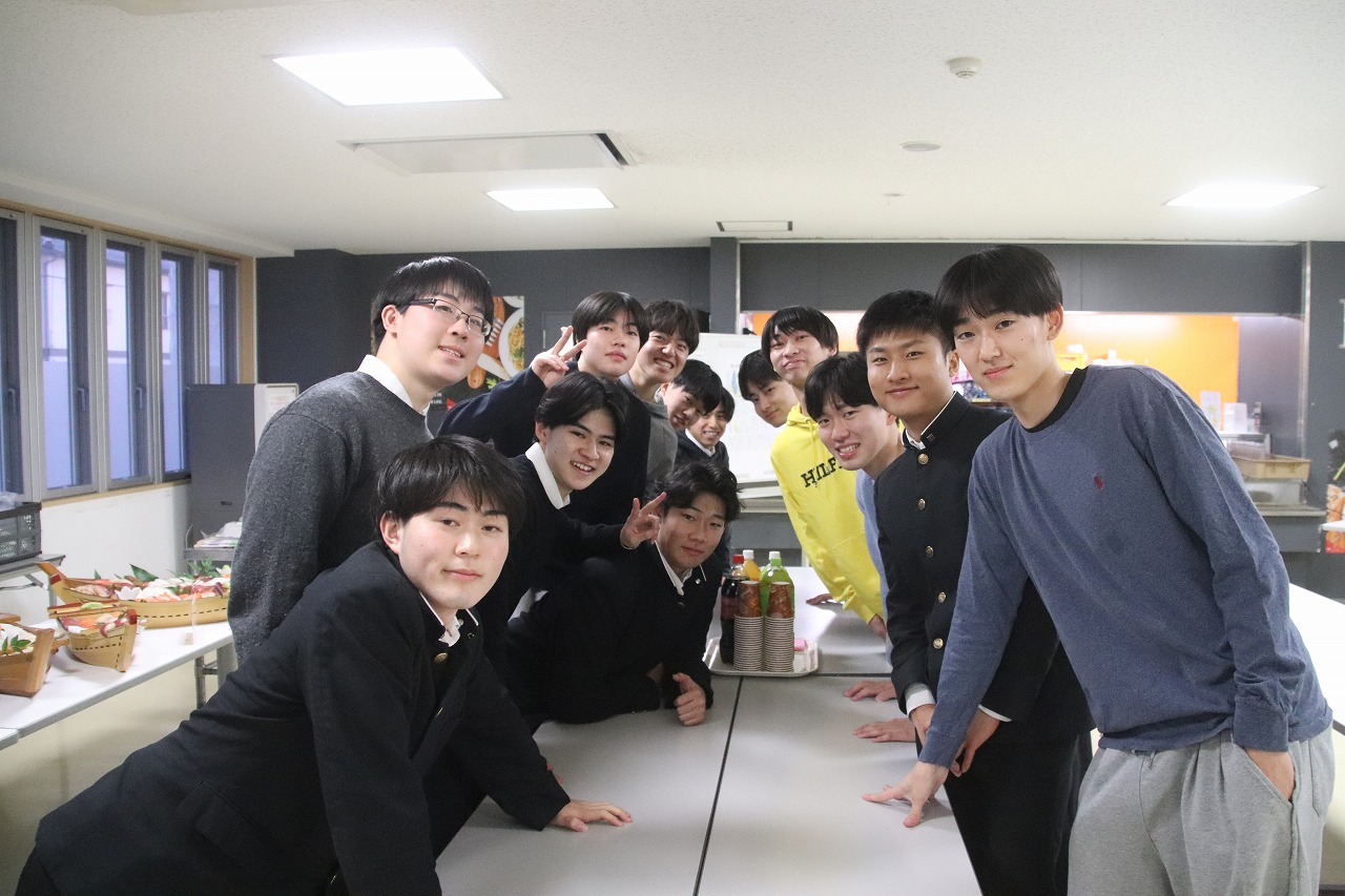 広報サークル中学3年生がレポート！高校3年生の卒寮パーティーが行われました