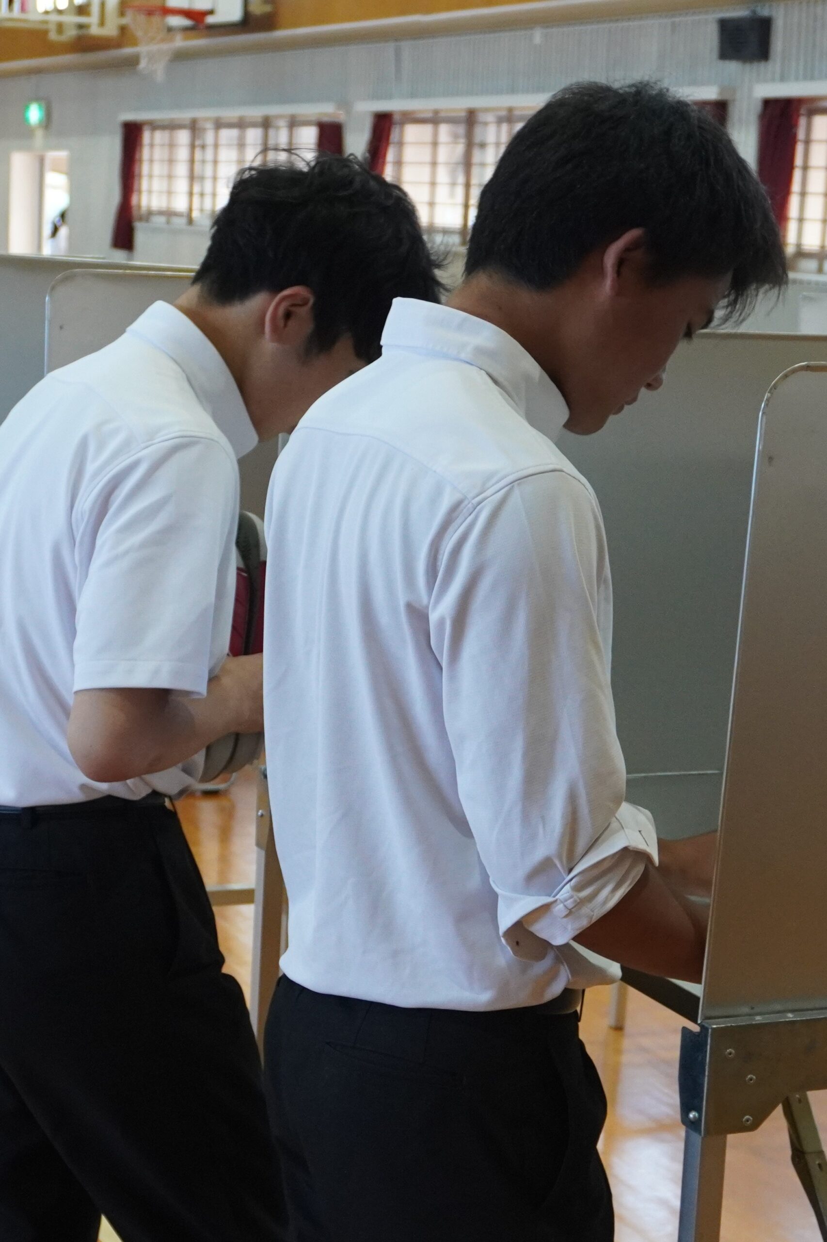 未来を託す一票 ― 高校生徒会長選挙を実施しました ―