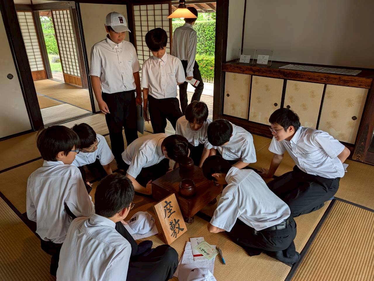中学1年生が「大隈重信侯ゆかりの地探訪」に行ってきました！
